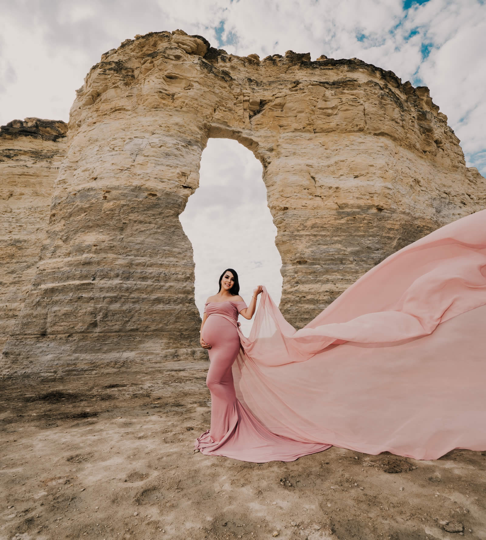 Josie S Maternity At The Monument Rocks Natural Landmark In Gove County Kansas